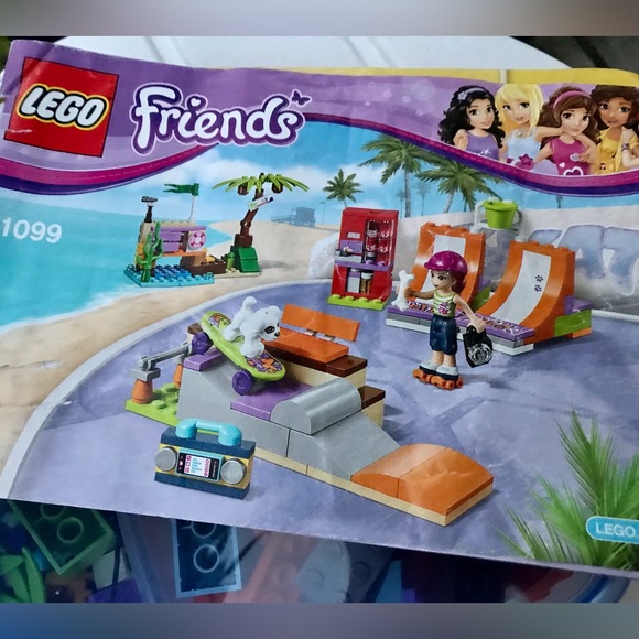 Incomplete LEGO Friends 41099 Heartlake Skate Park Building Block Set Skateboard - Picture 2 of 9